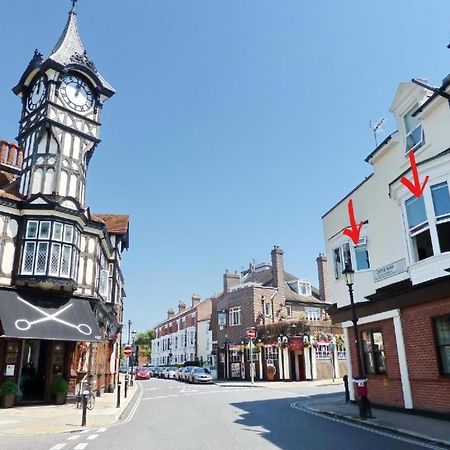 The Clock Tower Apartment - Spacious, Modern, 2 Bed Room Apartment , Southsea With Free Parking - Sleeps 4 Portsmouth Esterno foto