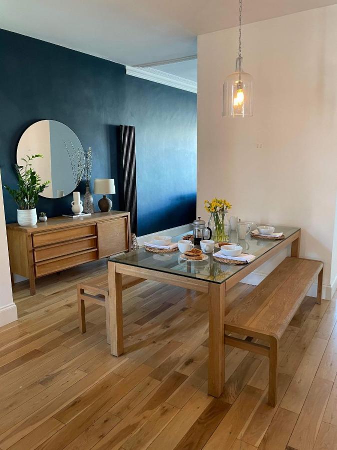 The Clock Tower Apartment - Spacious, Modern, 2 Bed Room Apartment , Southsea With Free Parking - Sleeps 4 Portsmouth Esterno foto