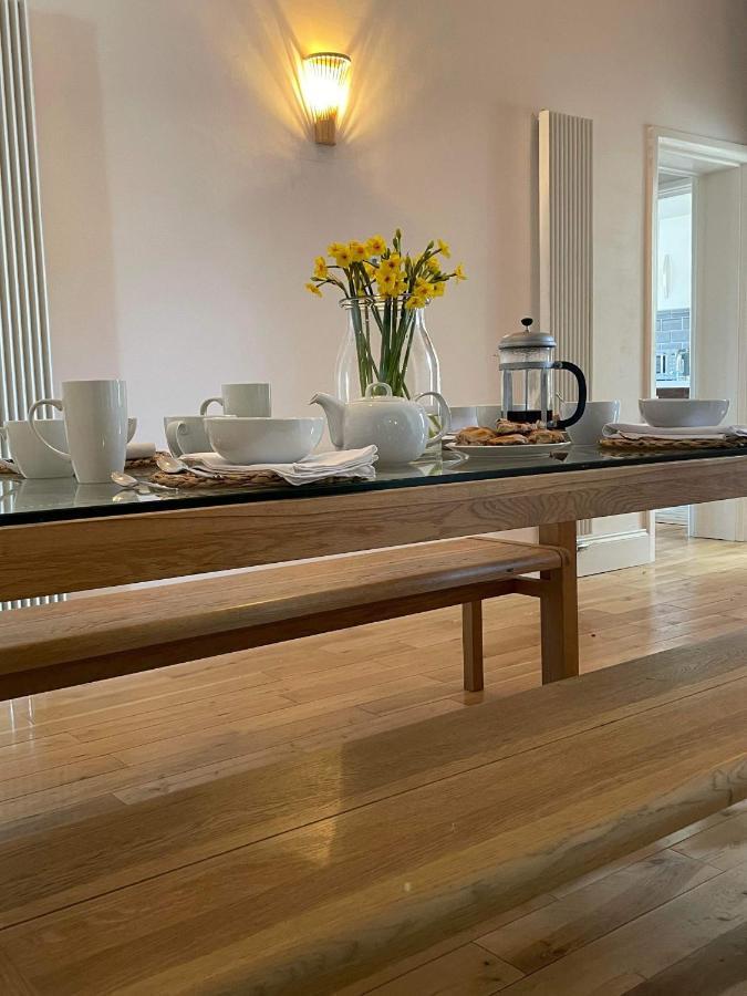 The Clock Tower Apartment - Spacious, Modern, 2 Bed Room Apartment , Southsea With Free Parking - Sleeps 4 Portsmouth Esterno foto