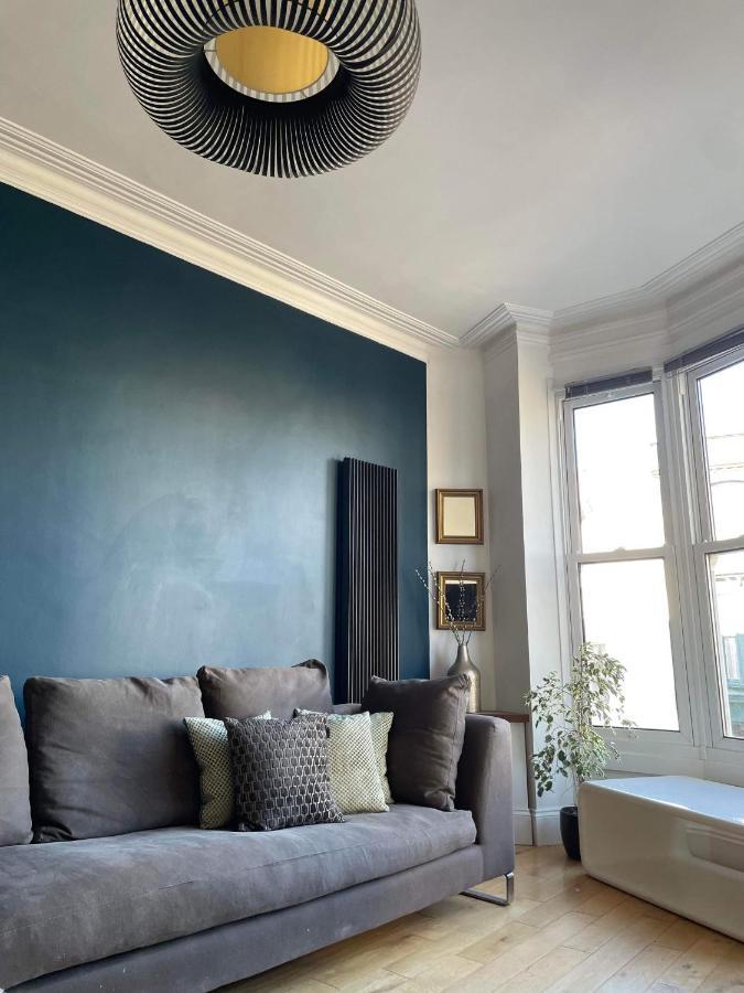 The Clock Tower Apartment - Spacious, Modern, 2 Bed Room Apartment , Southsea With Free Parking - Sleeps 4 Portsmouth Esterno foto